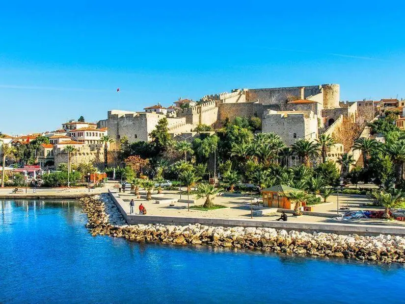 Çeşme Kalesi, İzmir