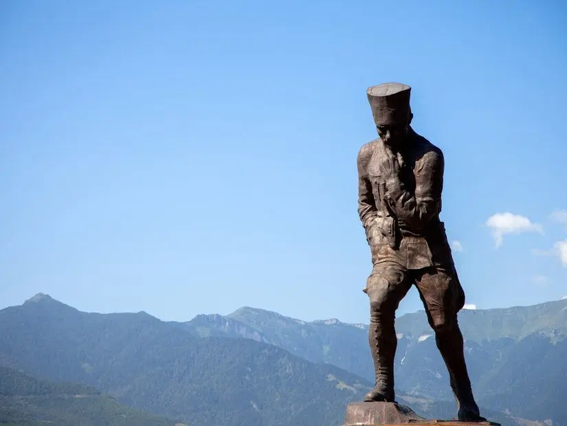 Atatepe (Artvin Atatürk Heykeli)