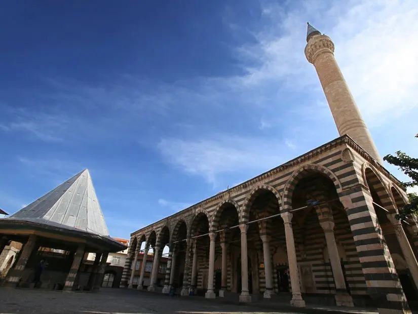Behram Paşa Camii