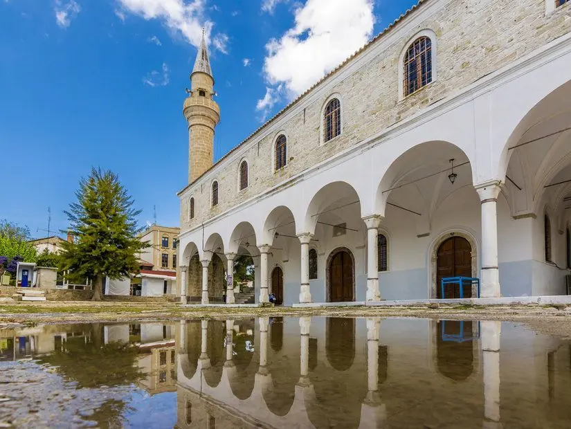 Pazaryeri Camii (Ayios Konstantinos Kilisesi)