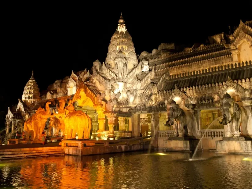 Phuket Fantasea Tema Parkı