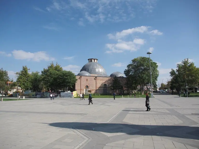 Karatay Medresesi ve Çini Eserler Müzesi