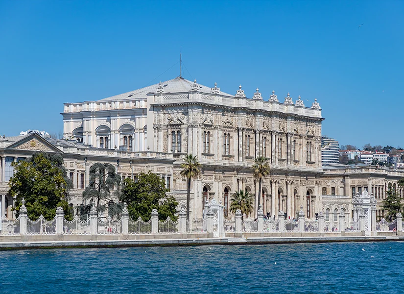 Dolmabahçe Sarayı