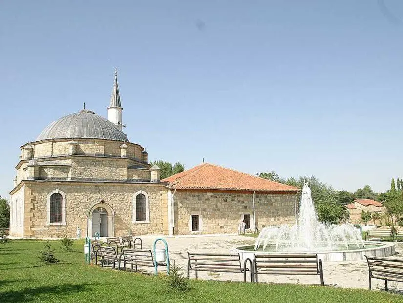 Osmanpaşa Türbesi