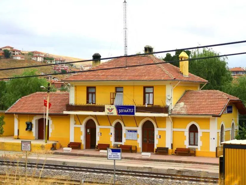 Şefaatli Tren İstasyonu Binası