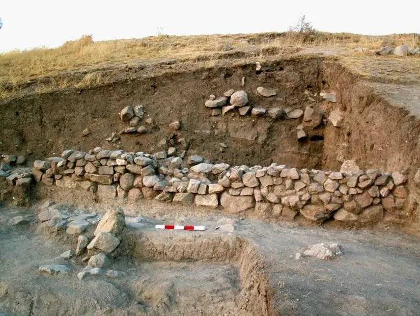 Çadırhöyük ve Peyniryemez Köyü