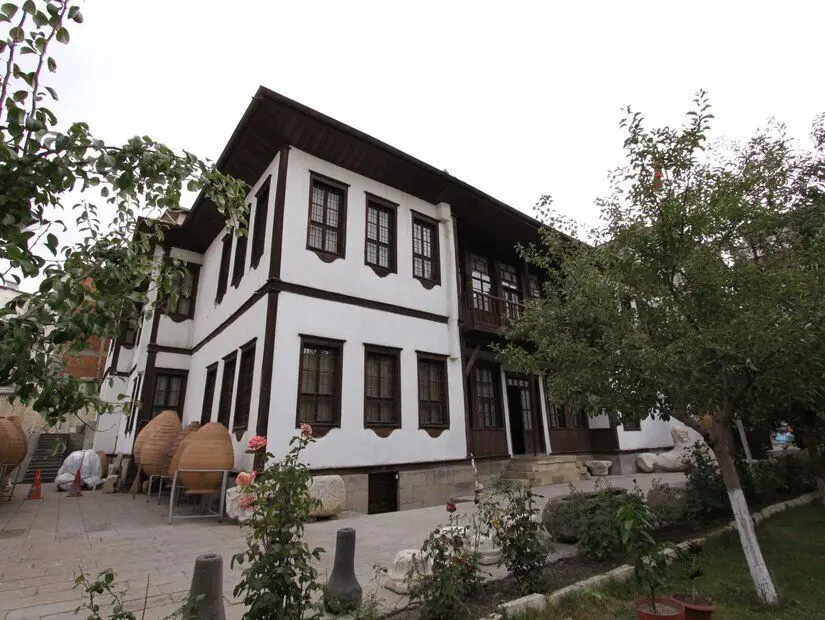 Nizamoğlu Konağı