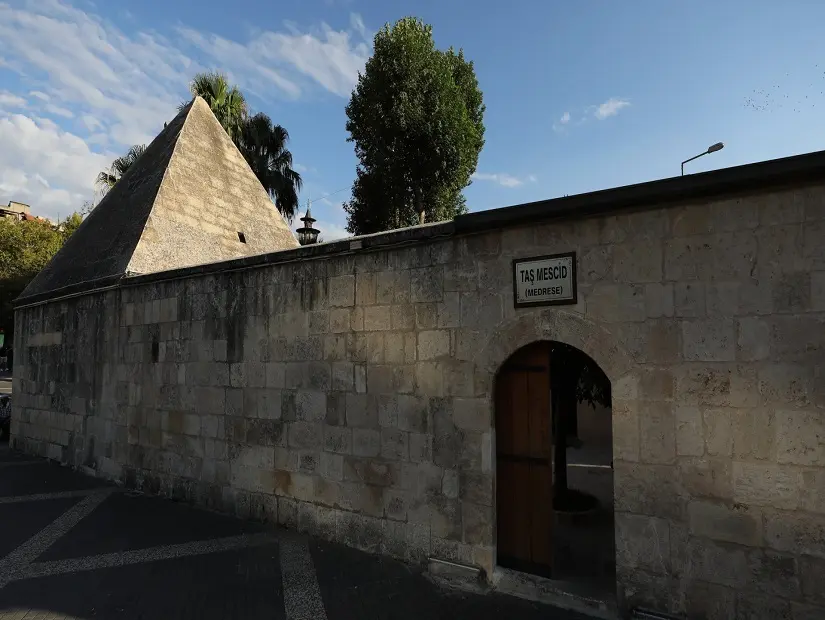 Taş Medrese