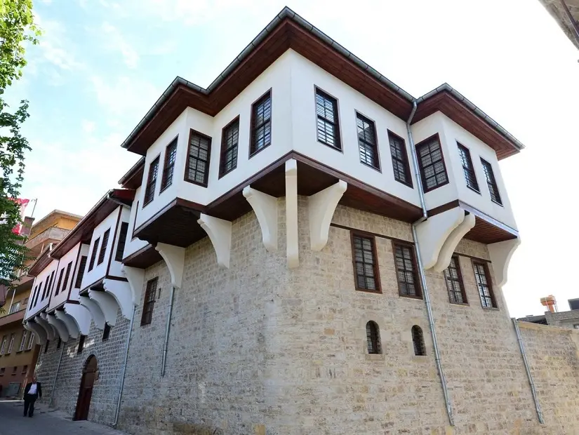 Dedeoğlu Konağı