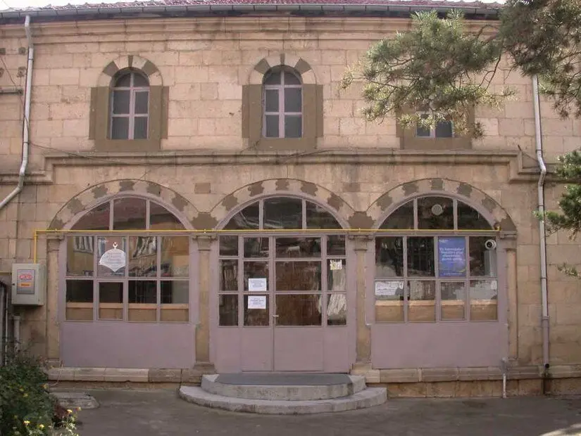 Nakıpzade Camii