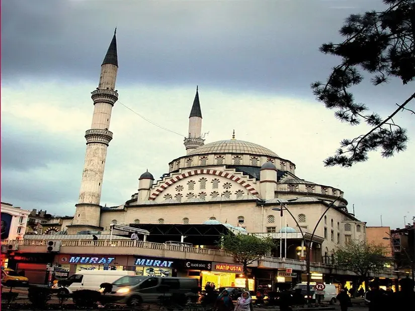 İzzet Paşa Camisi
