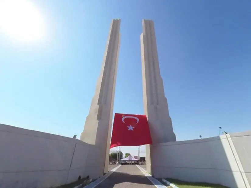 Zafer Anıtı