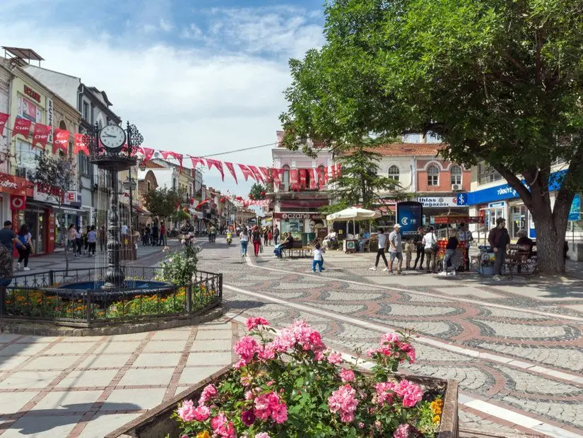 Saraçlar Caddesi