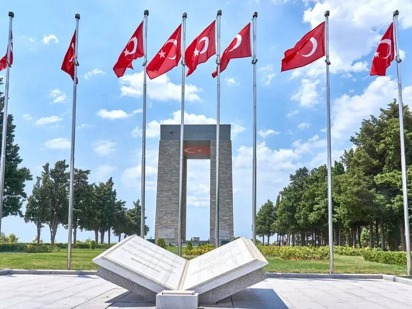 Çanakkale Şehitleri Anıtı ve Harp Müzesi