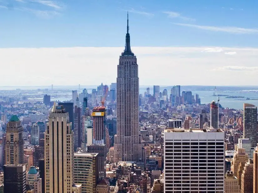 New York City - New York New York'ta dönüm yapıları ile Midtown Manhattan görünümü.