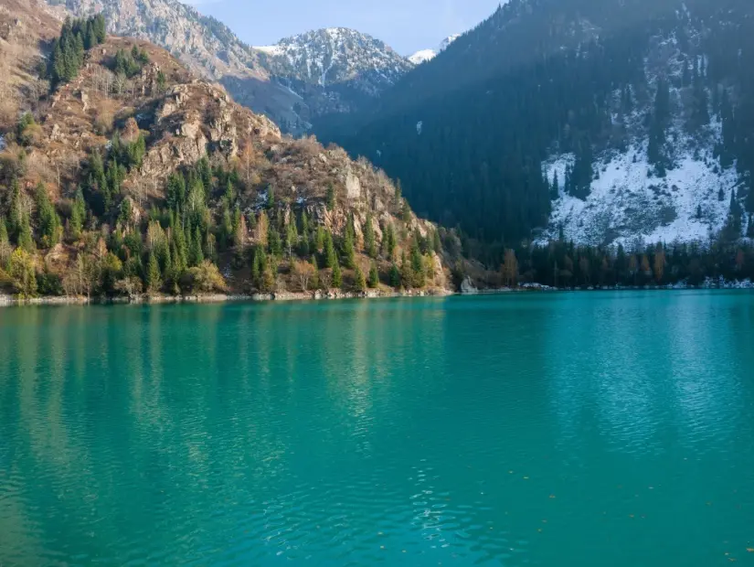 Ile-Alatau (İle-Aladağ) Milli Parkı