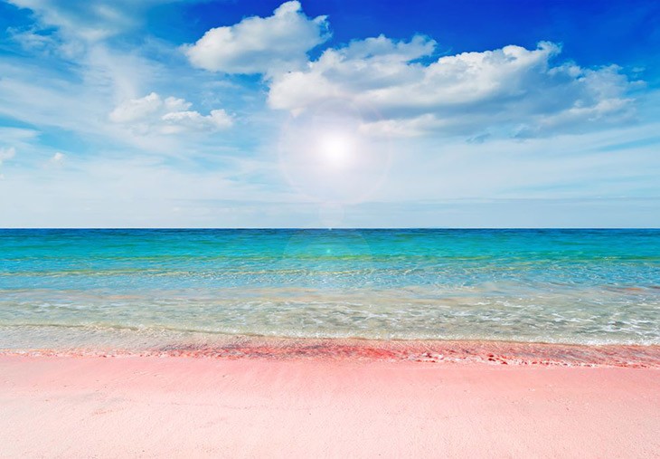 Pembe Kumsal, Sardinya, İtalya