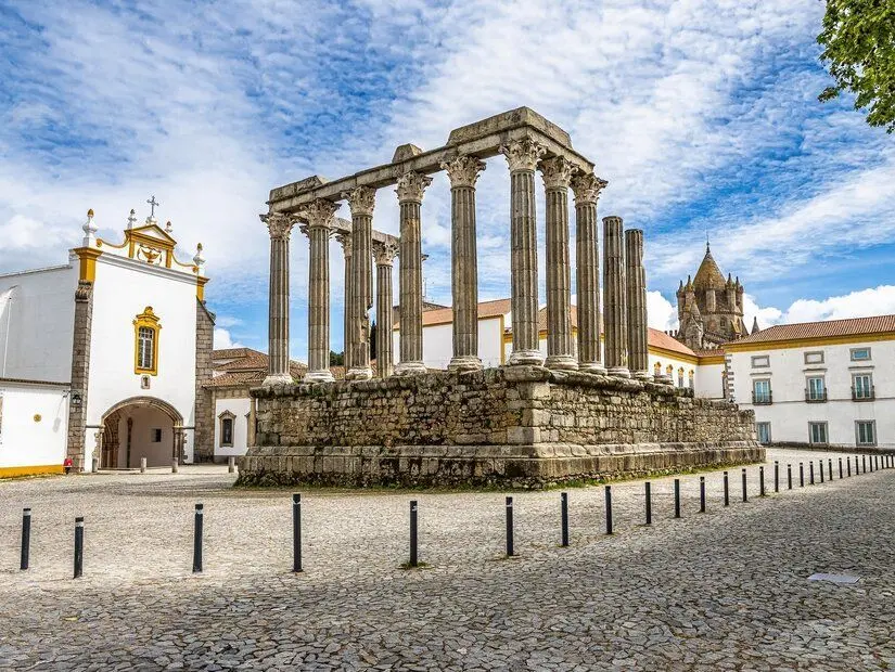 Évora