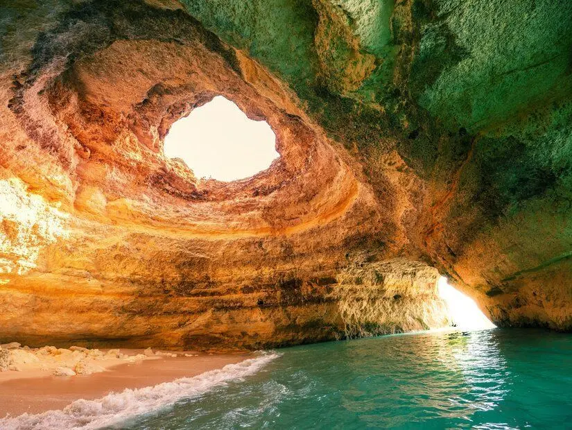 Benagil Mağarası (Algar de Benagil)