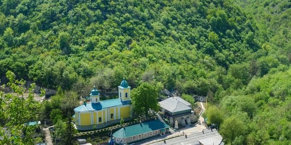 Saharna Manastırı