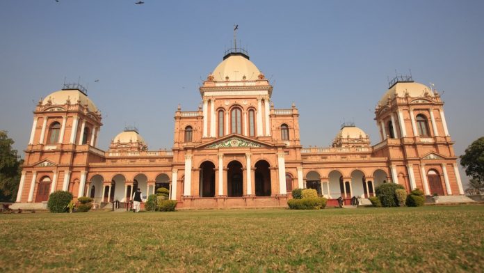 Noor Mahal Şatosu
