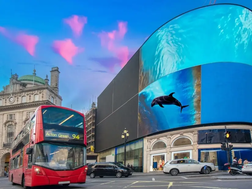 Piccadilly Circus Meydanı - Londra