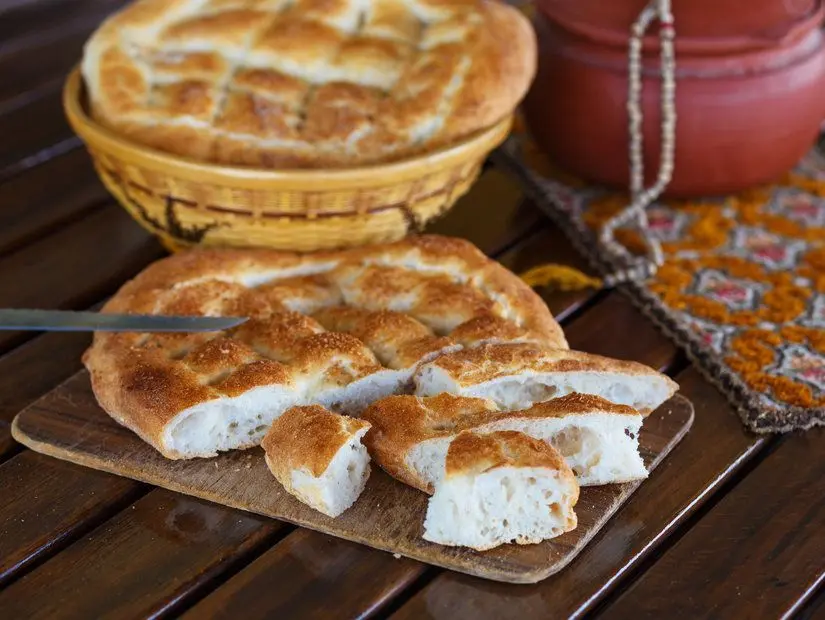 Dumanı tüten ramazan pideleri