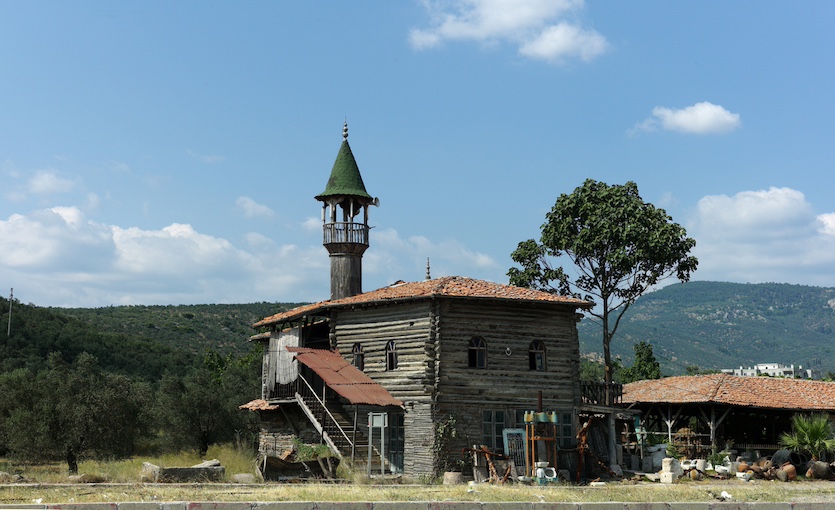Plajda Geçen Bir Tatil: Altınoluk Ahşap Cami Altınoluk Balıkesir