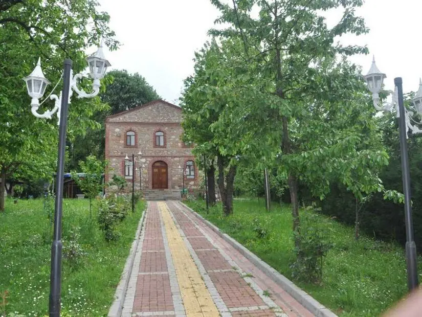 Hikmetiye Camii