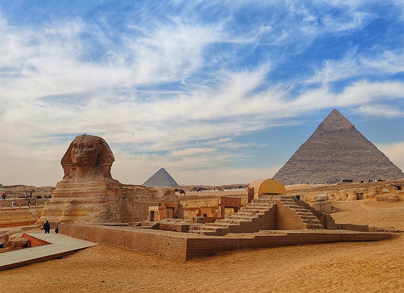 Giza Piramitleri ve Büyük Sfenks