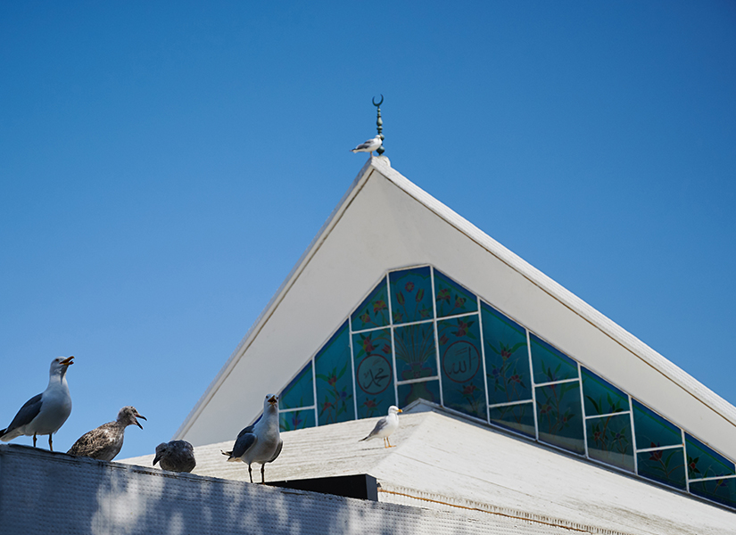 Kınalıada Camii