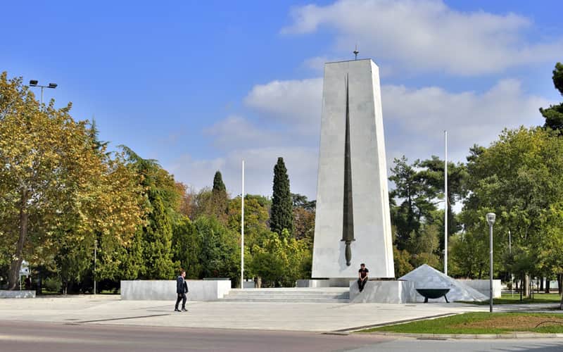 Kılıç Anıtı