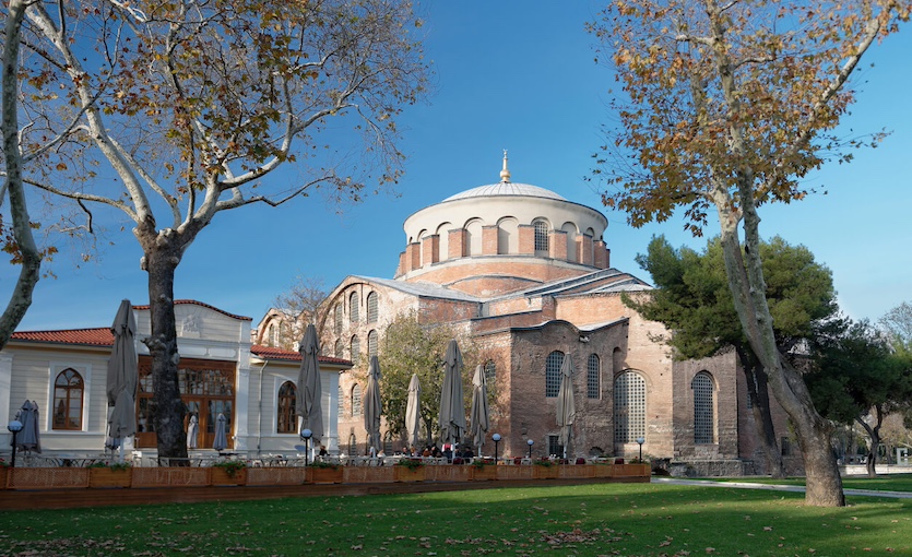 Avlu Alay Meydanı