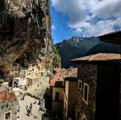 Sessiz Bahçeler Manastır ve İnziva Alanları