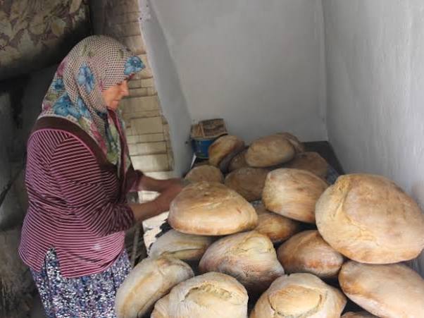 Koy Firininda Geleneksel Ekmek Yapimi