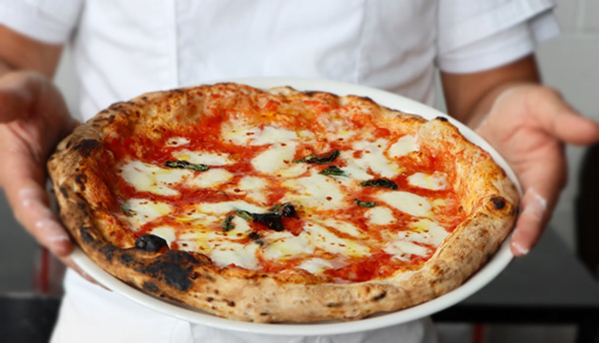 Napoli İtalya Margerita pizza