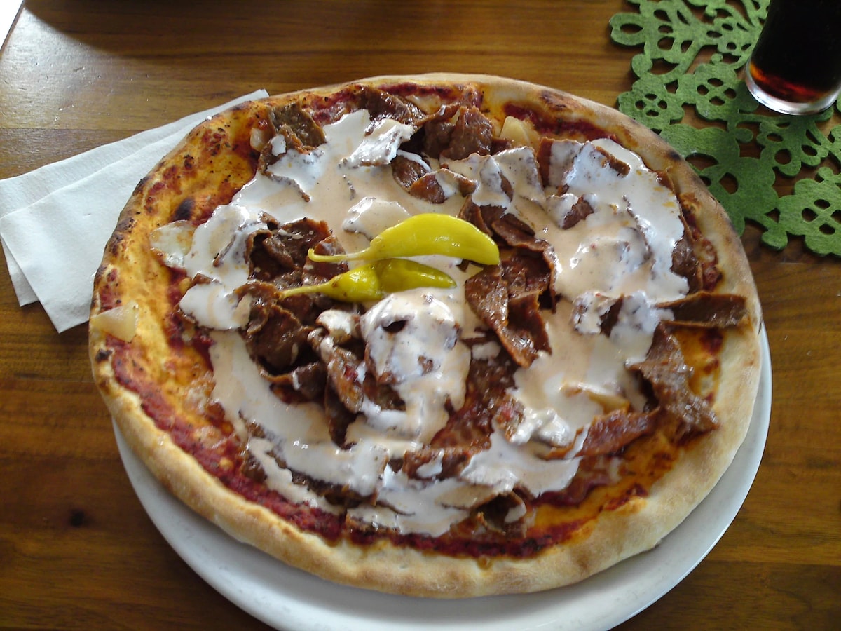 İsveç Kebap pizza