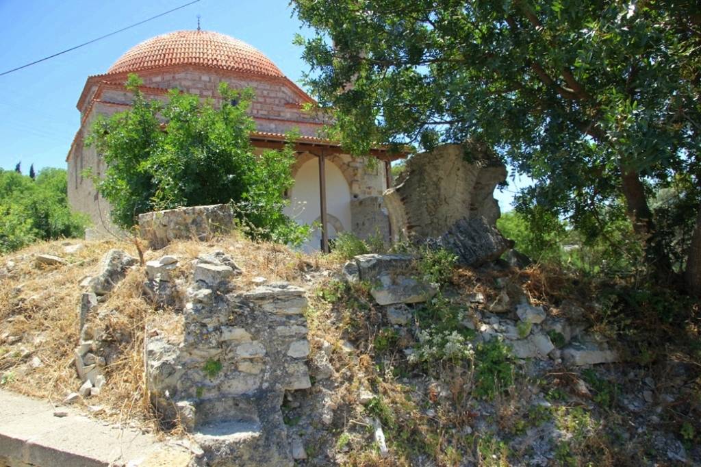Kamanlı Ali Çelebi Türbesi