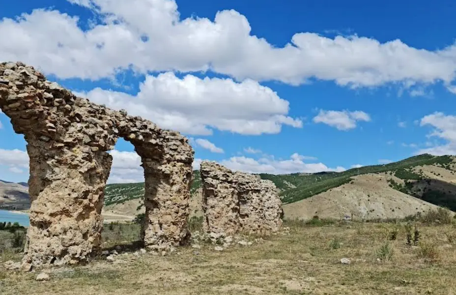 Satala Antik Kenti Antik Su Kemerleri ve Bazilika