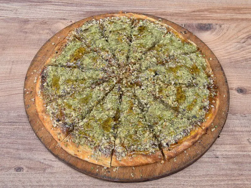 Antep fıstıklı şekerli börek