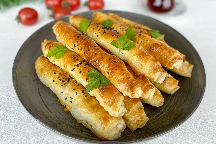 Unlu sirkeli börek tarifi