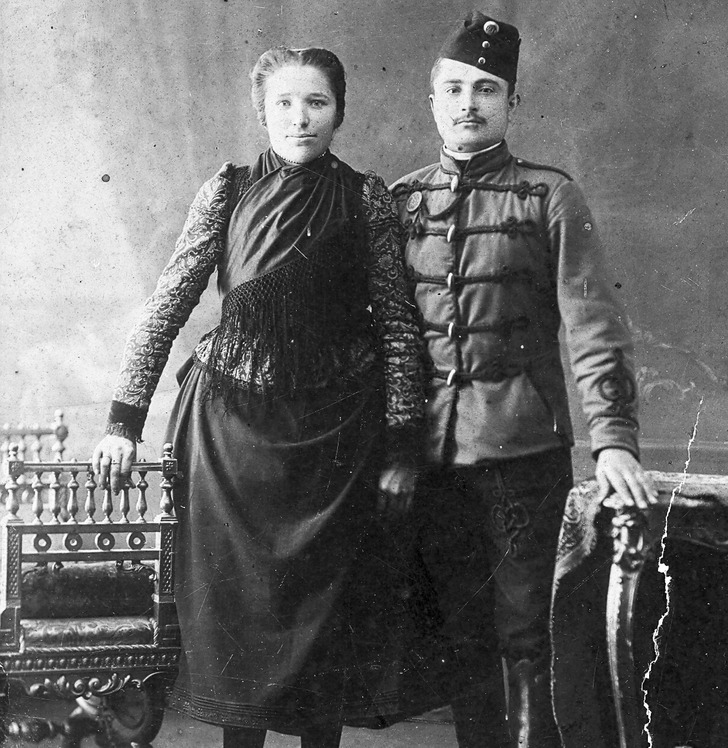 Fotoğraflarda gülümsememek