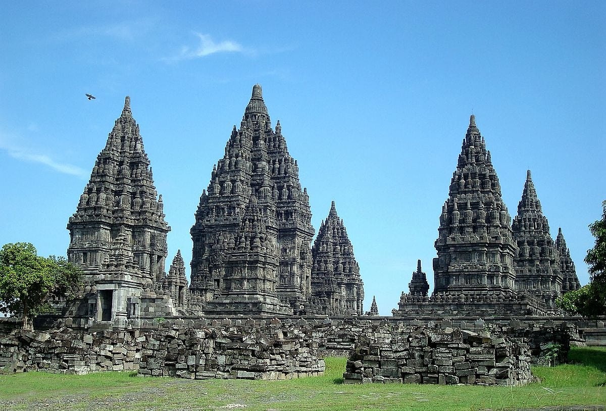 Endonezya daki Prambanan Tapınağı