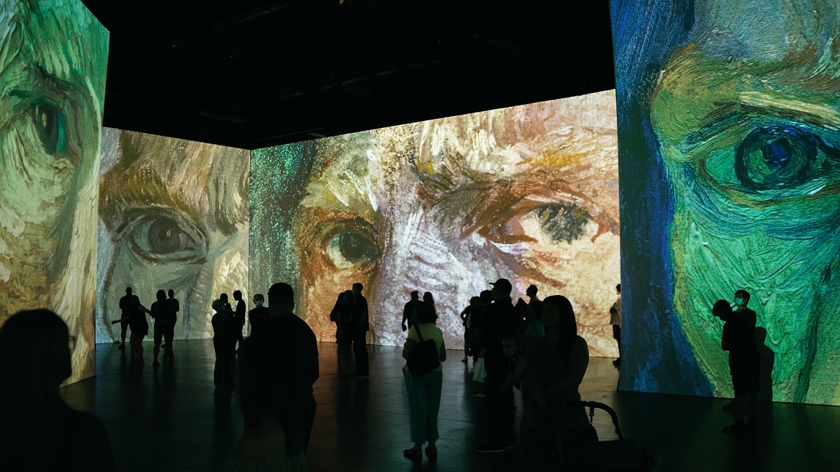 Vincent Van Gogh kulağının tamamını kesmemiştir