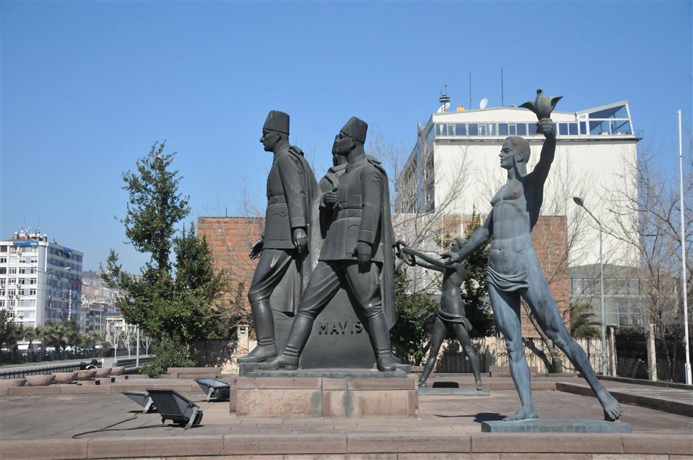 İlkadım Anıtı