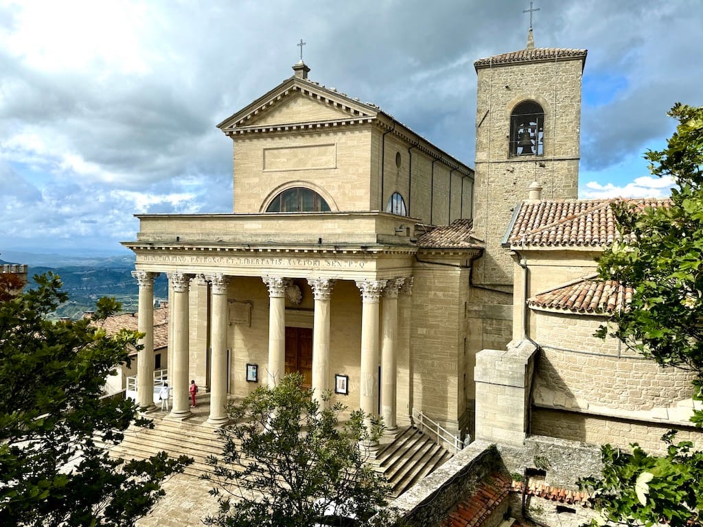 Saint Marinus Bazilikası
