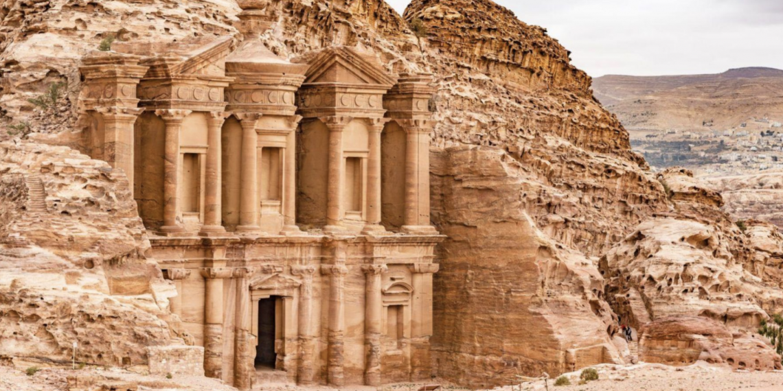 Petra Ürdün ün pembe dağlarını gezin