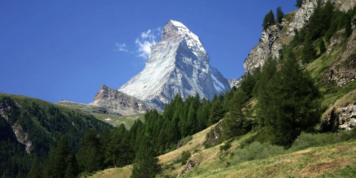 Zermatt İsviçre de bir kerede dört farklı ülke sınırları