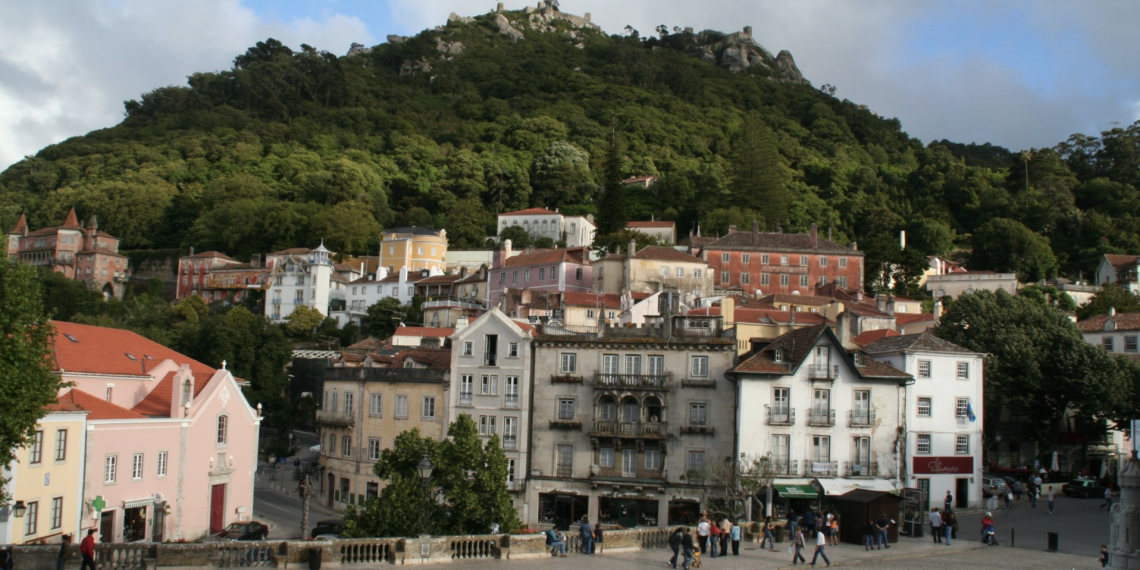 Sintra Portekiz in muhteşem bahçelerinde yürüyün