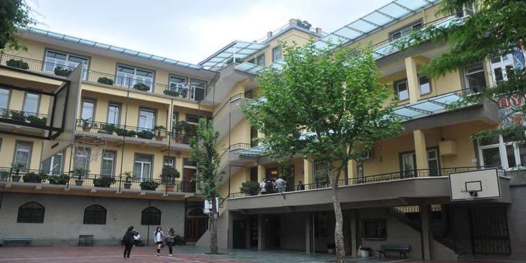 Sankt George Avusturya Lisesi ve Ticaret Okulu